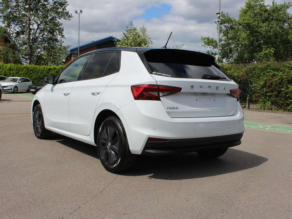 Skoda Fabia 1.0 Mpi 80 Design Edition YB75RHA White #3