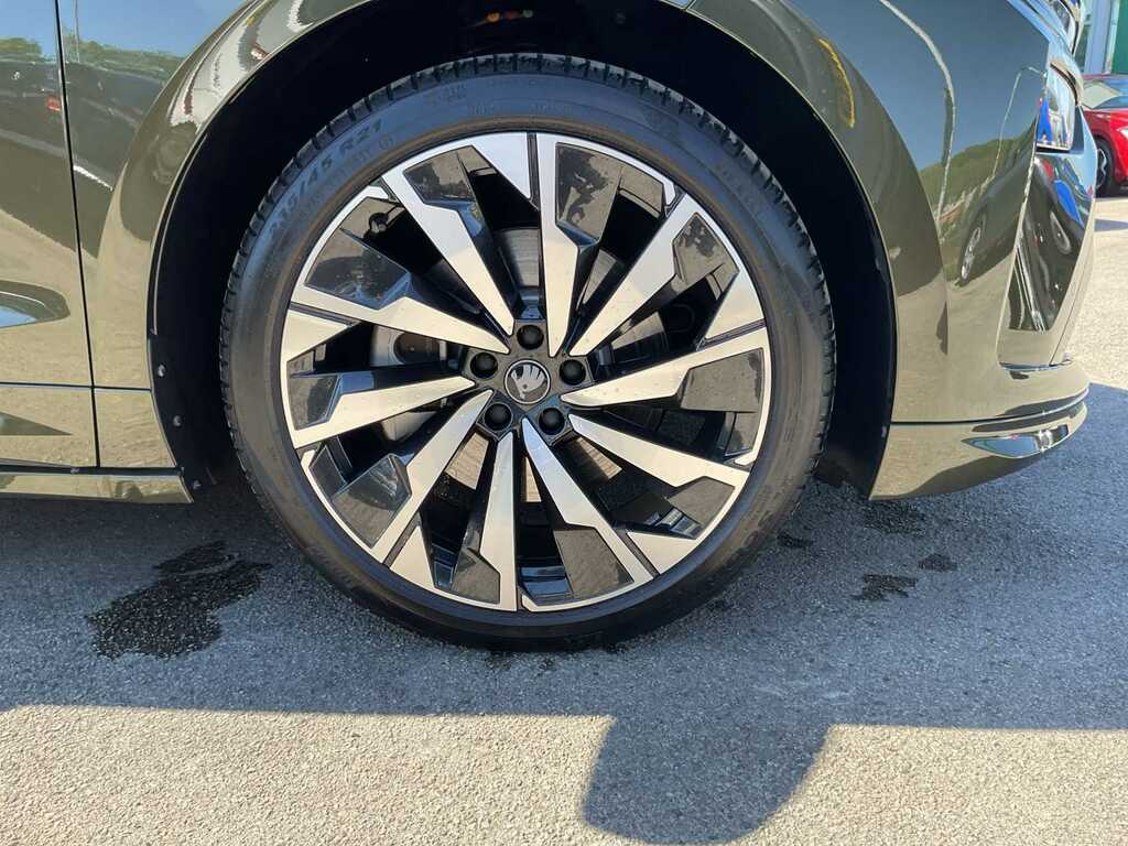 Skoda ENYAQ 210Kw 85X Sportline 82Kwh 4X4 YC26UAG Green #5