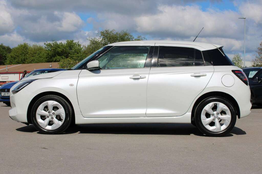 Suzuki Swift 1.2 Mild Hybrid Motion Cvt KP25YZX White #3