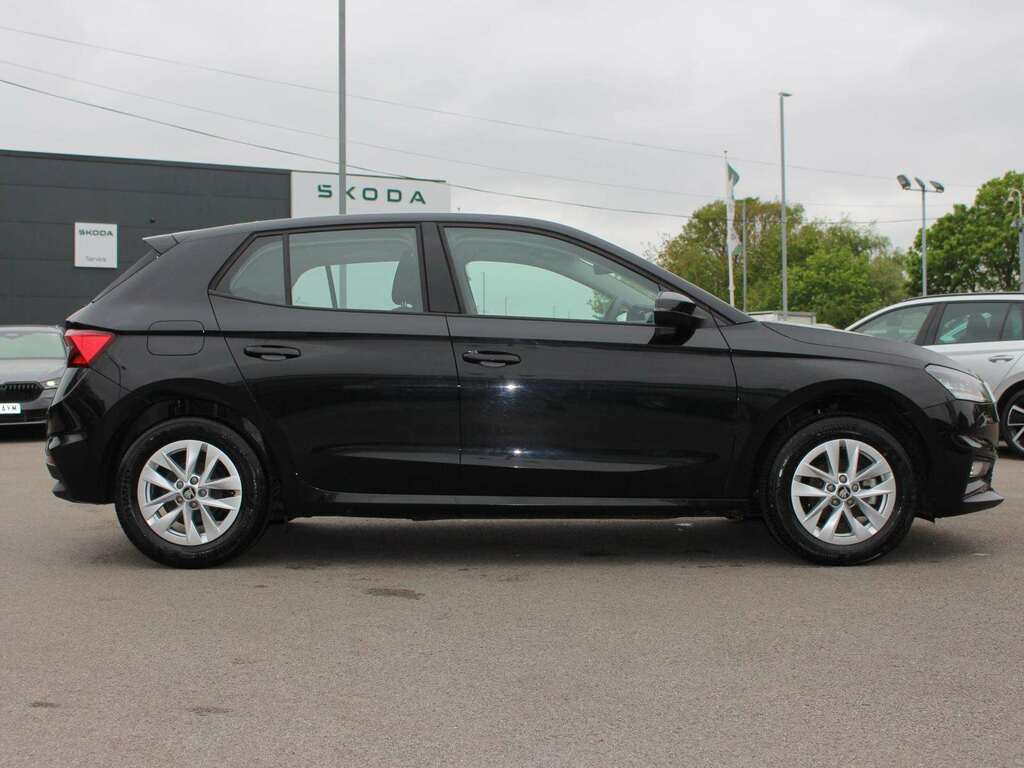 Skoda Fabia 1.0 Tsi Se Edition GF25XWP Black #4