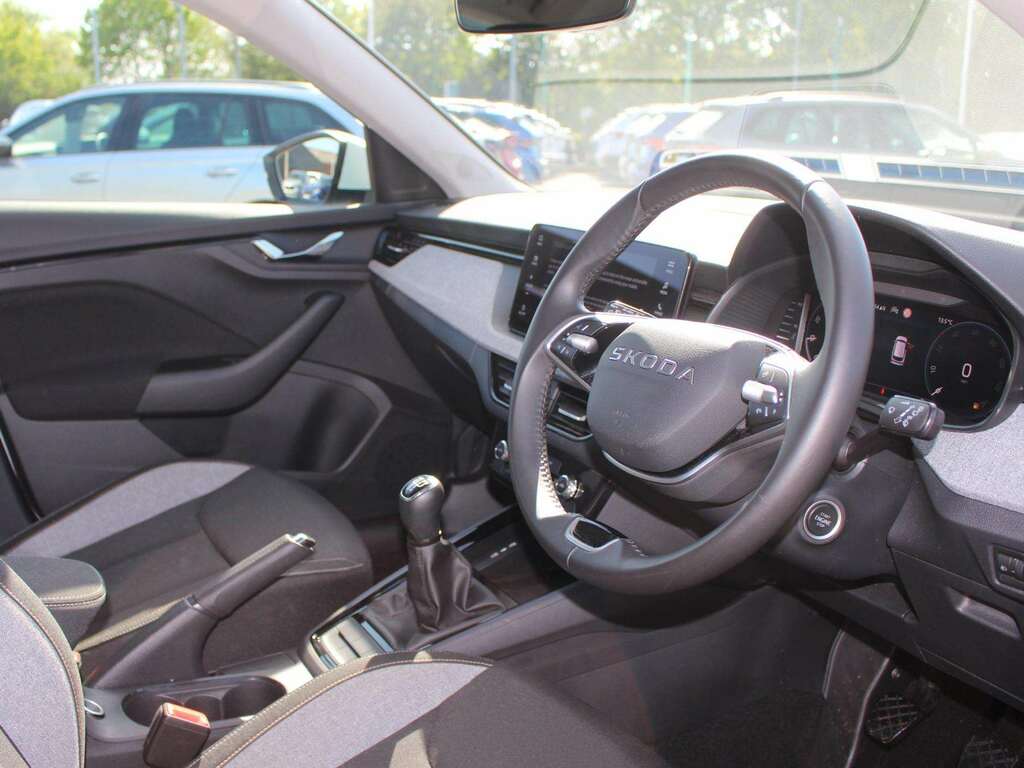 Skoda Kamiq 1.0 Tsi 95 Se Edition GF25YXT White #6