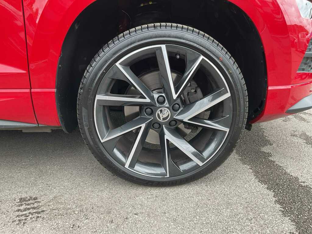 Skoda Karoq 2.0 Tdi Sport Line Red #5