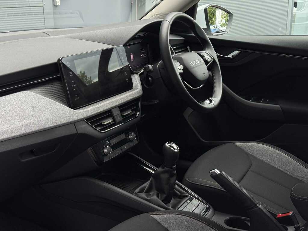 Skoda Kamiq 1.0 Tsi 95 Se Edition GL25DUA White #6