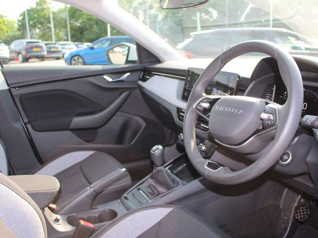 Skoda Scala 1.0 Tsi 116 Se Edition YK75RGZ White #6
