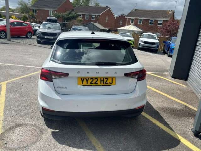 Skoda Fabia 1.0 Tsi Se L YY22HZJ White #6