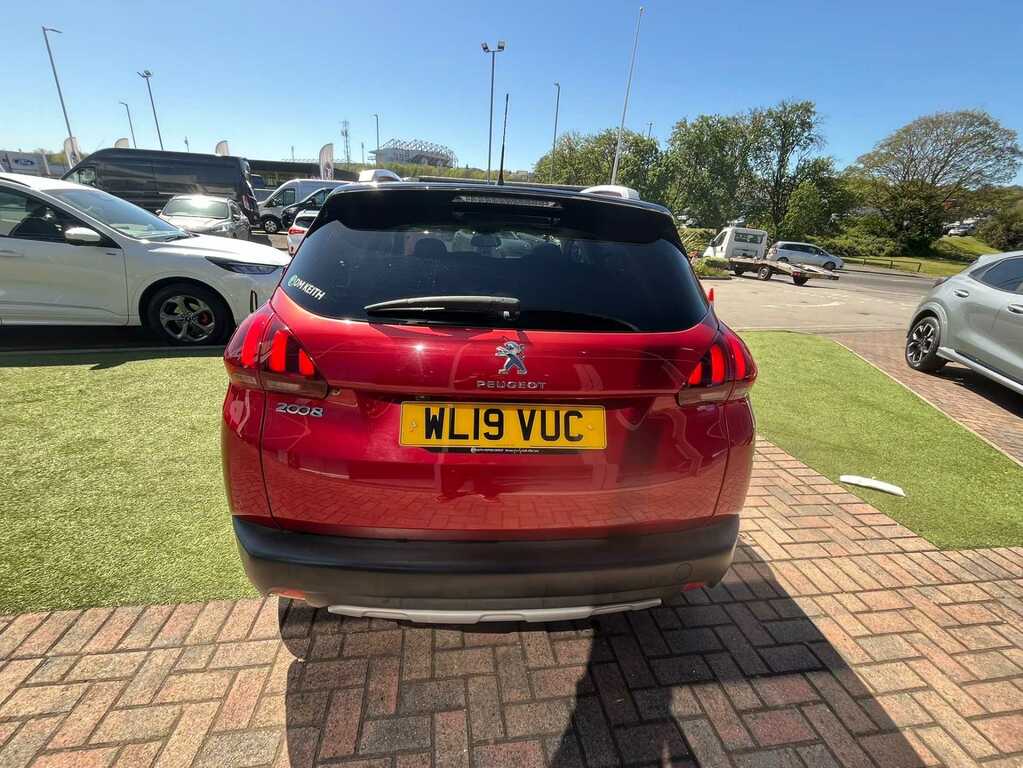 Peugeot 2008 1.2 Puretech 110 Allure Premium Red