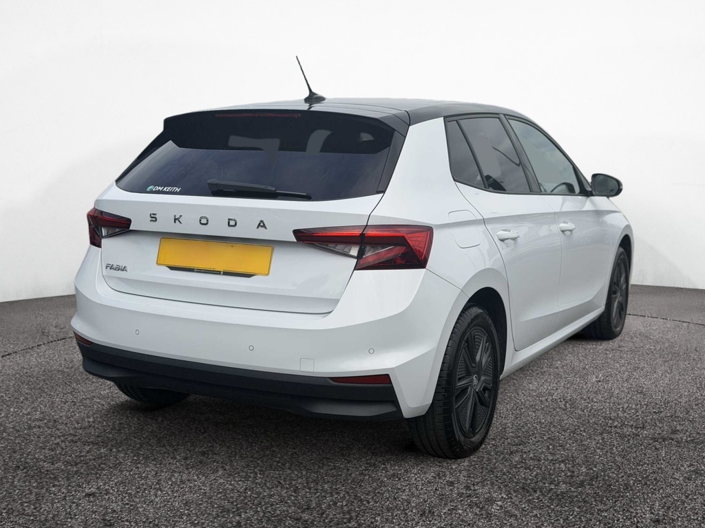 Skoda Fabia 1.0 Tsi 116 Colour Edition YY74PWN White #4