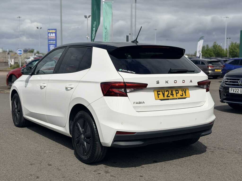 Skoda Fabia 1.0 Mpi 80 Colour Edition FV24PJY White #3