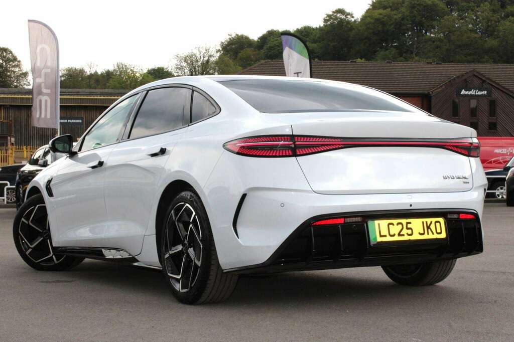 Byd Seal 390Kw Excellence Awd 83Kwh LC25JKO White #5