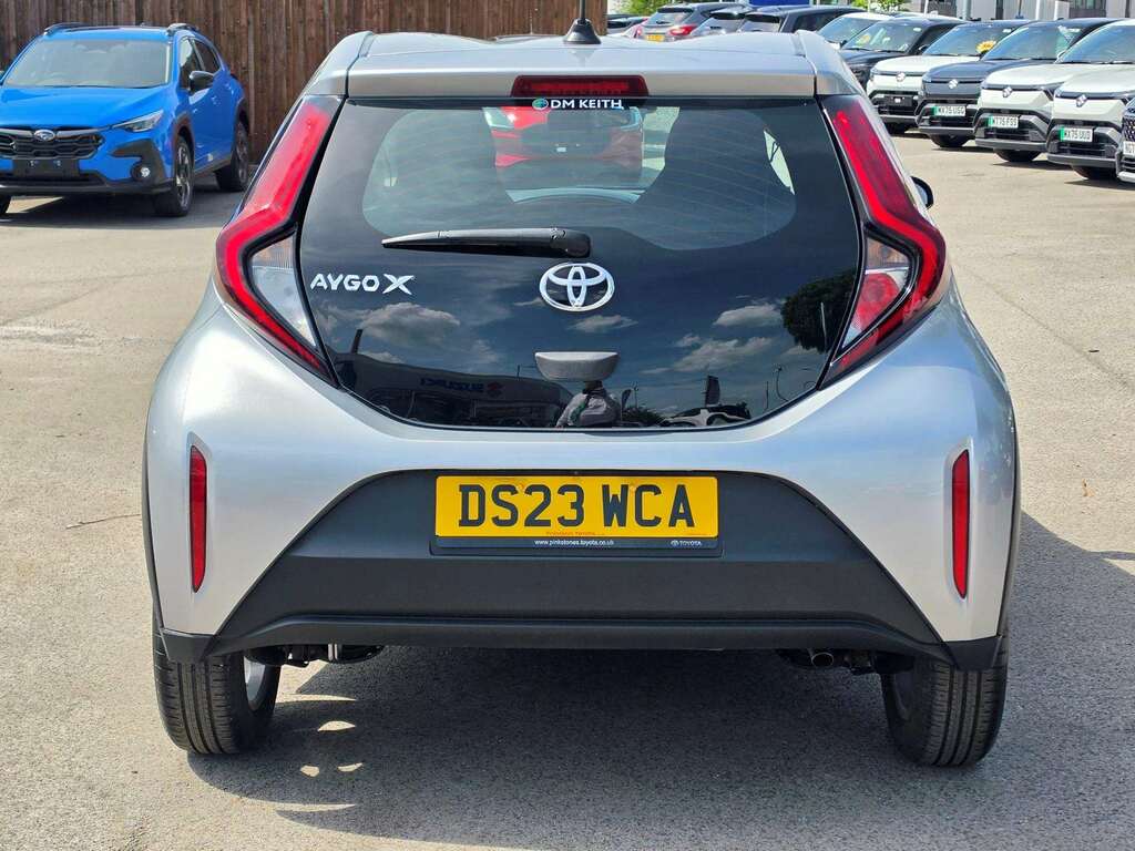 Toyota Aygo X 1.0 Vvt-i Pure DS23WCA Silver #4
