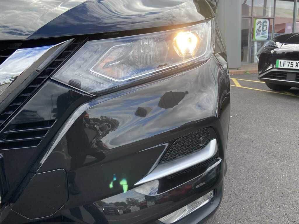 Nissan Qashqai 1.3 Dig-t N-connecta Black #4