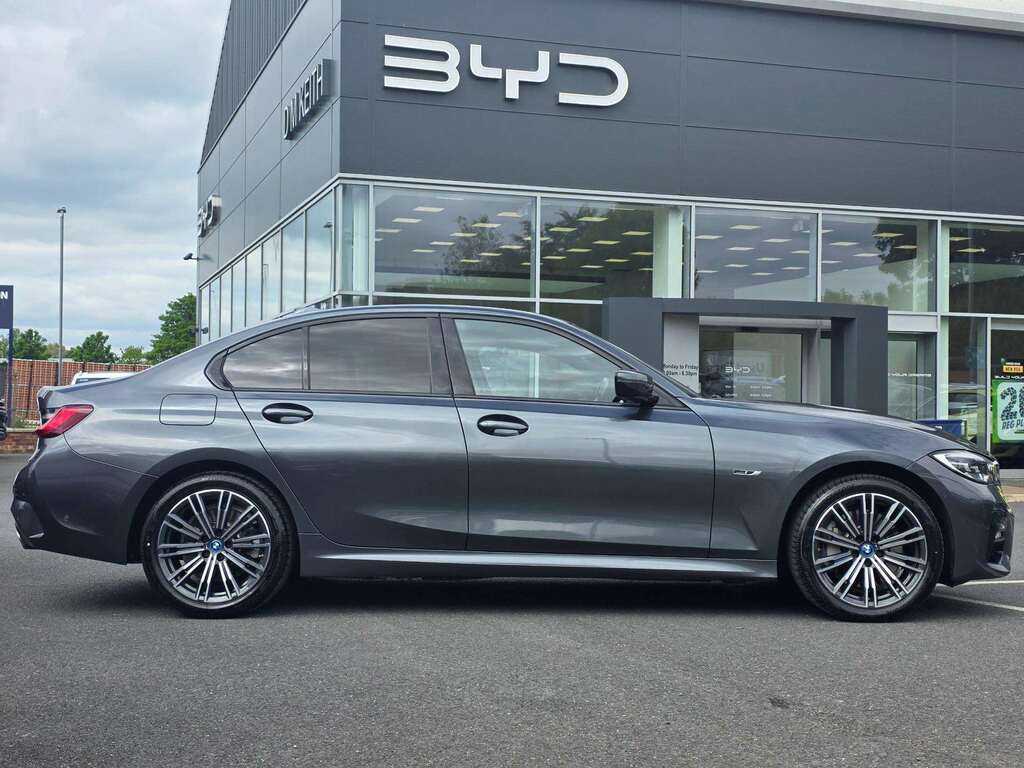 BMW 3 Series 330E Xdrive M Sport Step YB22OHZ Grey #4