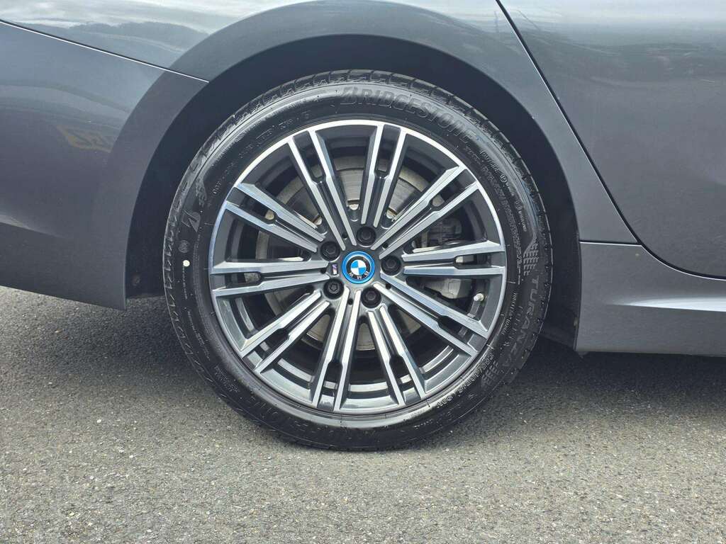 BMW 3 Series 330E Xdrive M Sport Step YB22OHZ Grey #5
