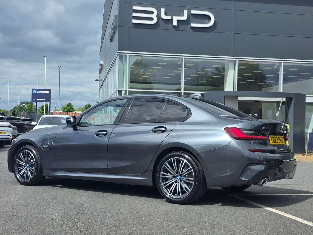 BMW 3 Series 330E Xdrive M Sport Step YB22OHZ Grey #3