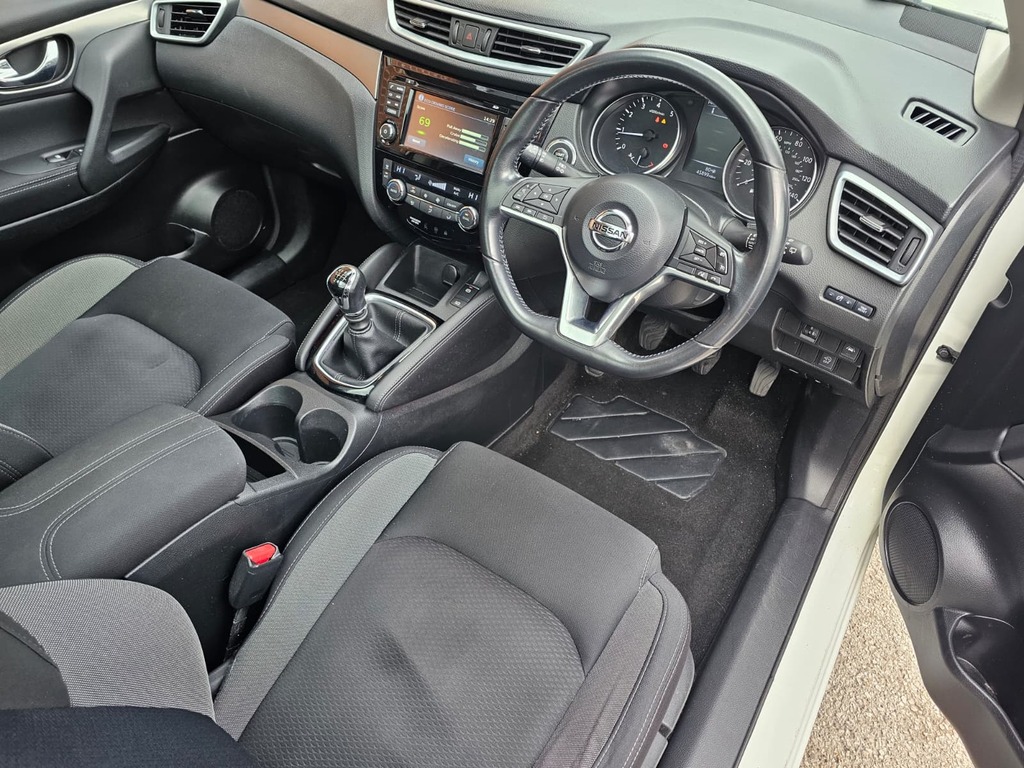 Nissan Qashqai 1.2 Dig-t N-connecta YS18ESN White #6