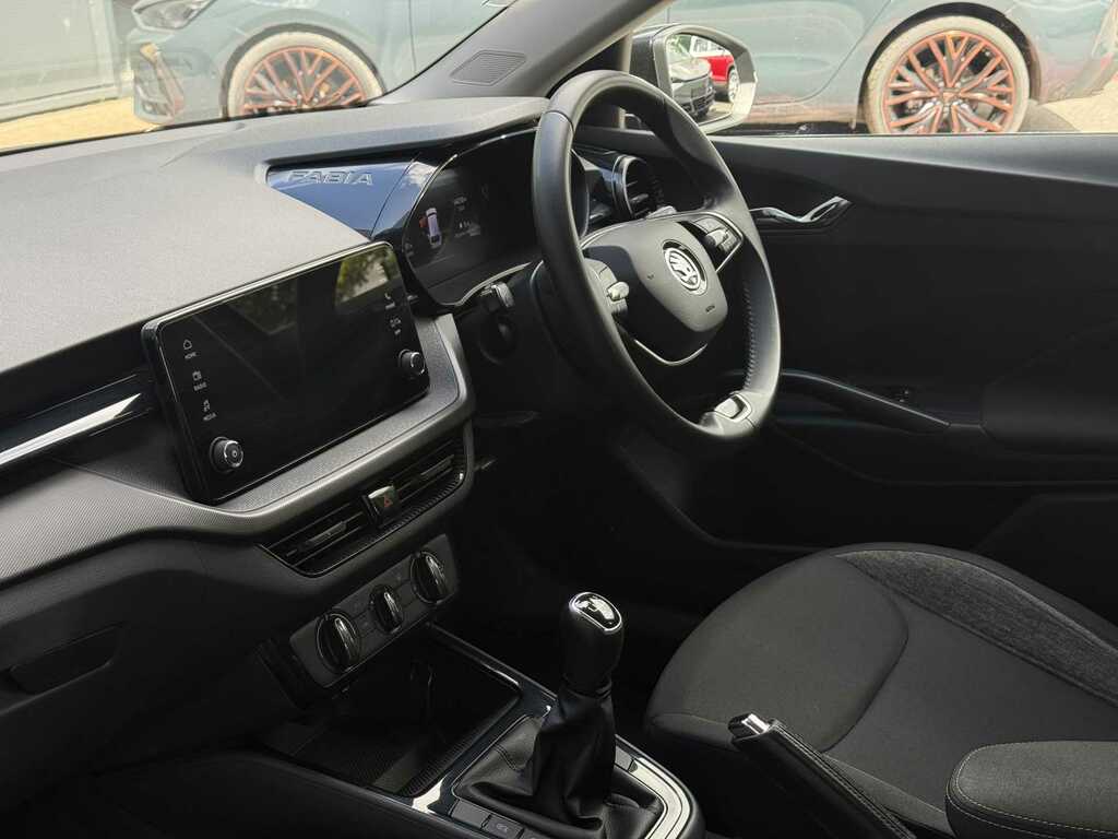 Skoda Fabia 1.0 Mpi 80 Se Comfort YC24DXF Black #6