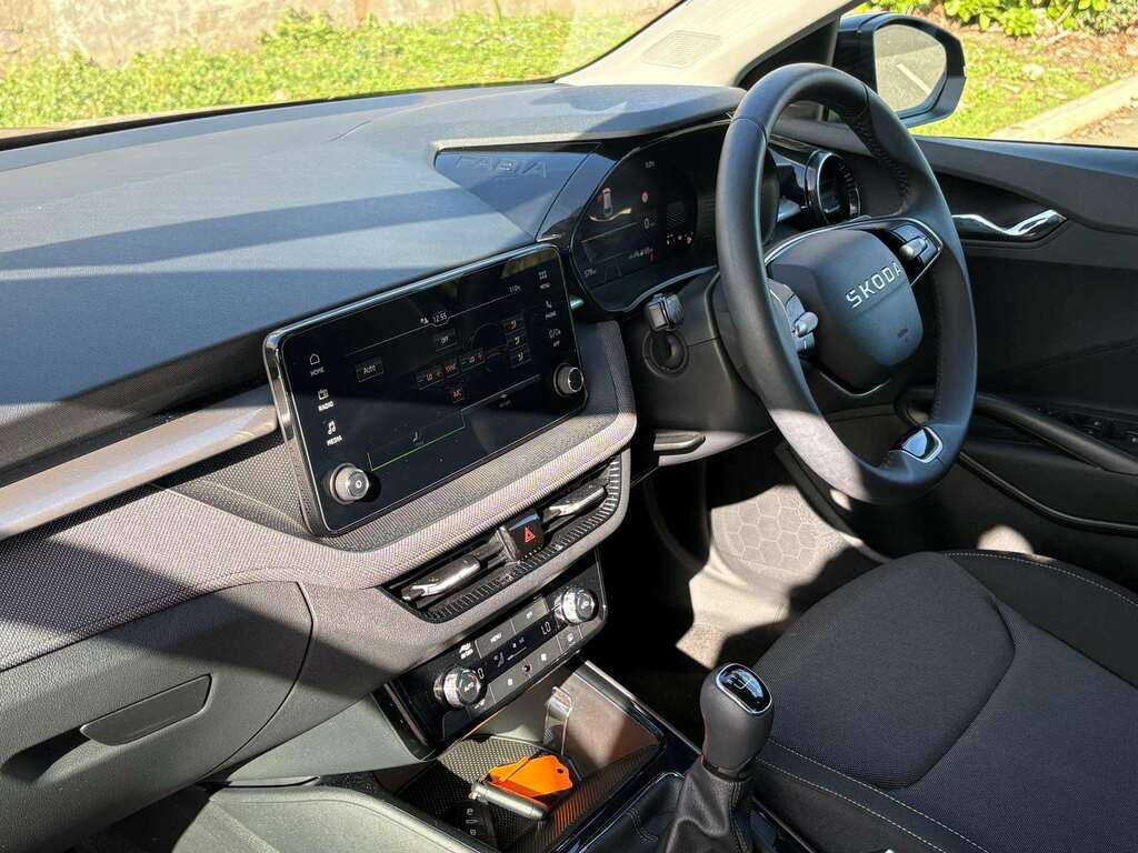 Skoda Fabia 1.0 Mpi 80 Se Edition YK75SOA Black #4