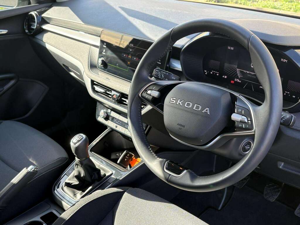Skoda Fabia 1.0 Mpi 80 Se Edition YK75SOA Black #2