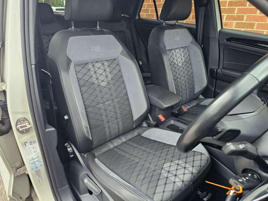 Volkswagen T-Roc 2.0 Tsi 4Motion R-line Dsg Grey #5