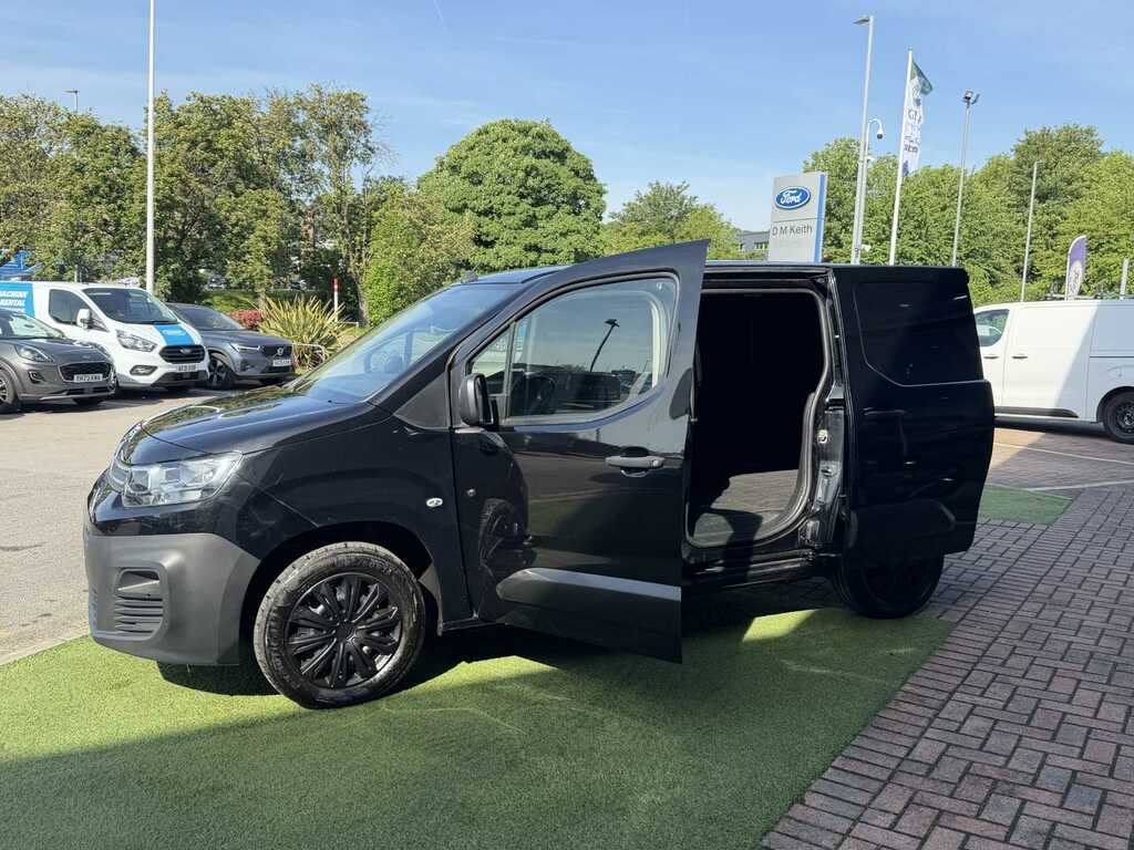 Citroen Berlingo 1.2 Puretech 1000Kg Enterprise 110Ps Start Stop Black #4