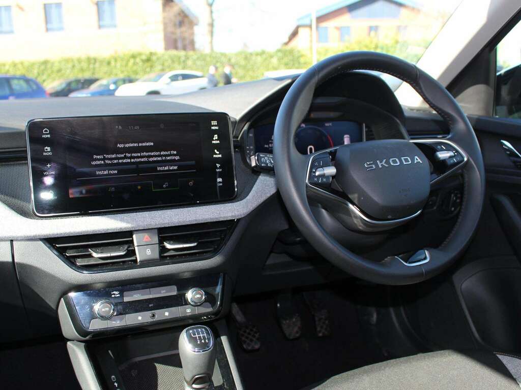 Skoda Scala 1.0 Tsi 116 Se Edition GL25UEU Black #2