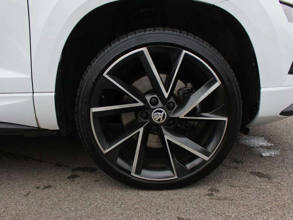 Skoda Karoq 1.5 Tsi Sport Line White #5