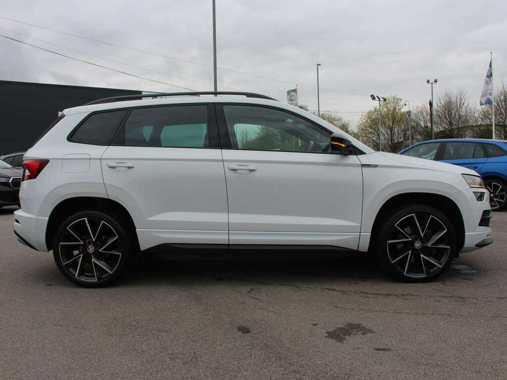 Skoda Karoq 1.5 Tsi Sport Line White #4