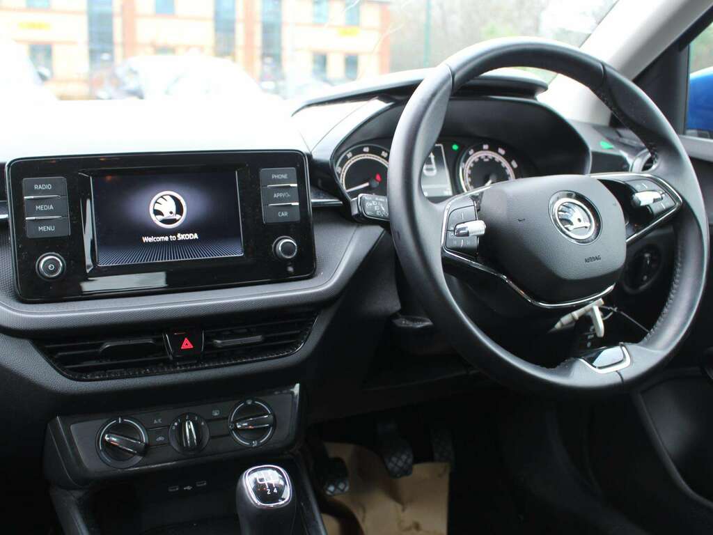 Skoda Fabia 1.0 Mpi 80 Se Comfort YD22HDO Blue #2