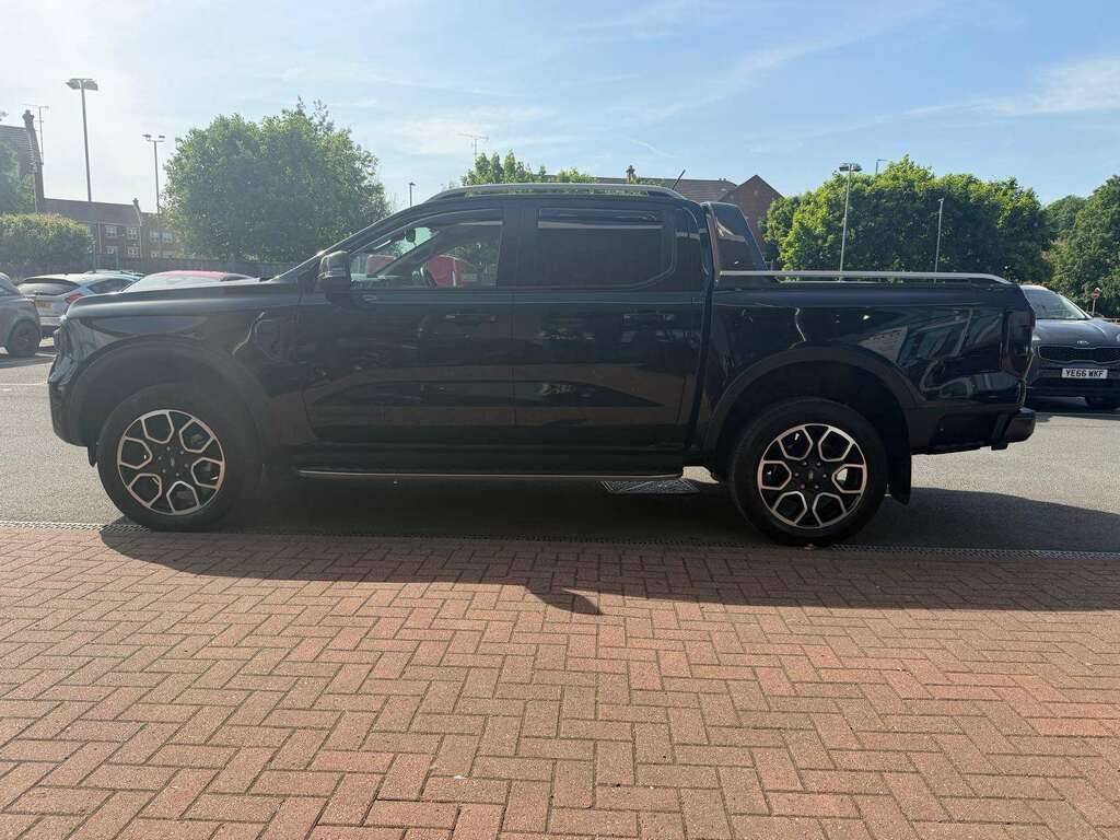 Ford Ranger Pick Up Double Cab Wildtrak 2.0 Ecoblue 205 YB23AGY Black #4