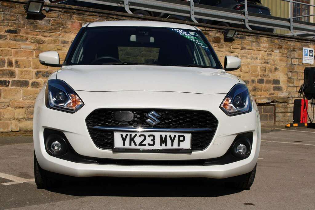Suzuki Swift 1.2 Dualjet 83 12V Hybrid Sz5 YK23MYP White #2