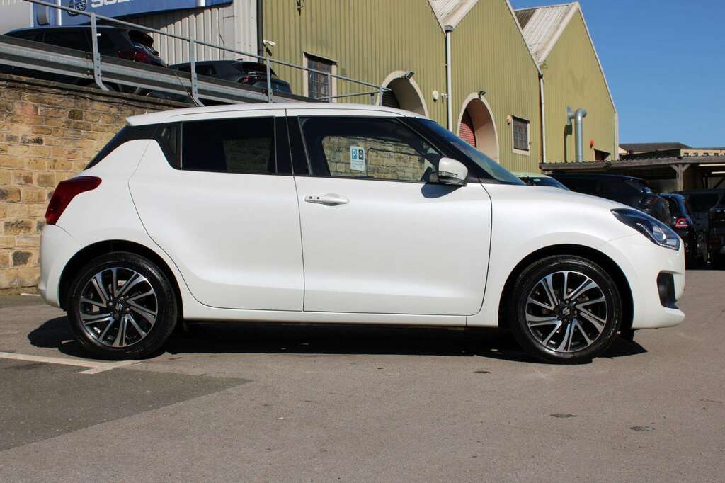 Suzuki Swift 1.2 Dualjet 83 12V Hybrid Sz5 YK23MYP White #3