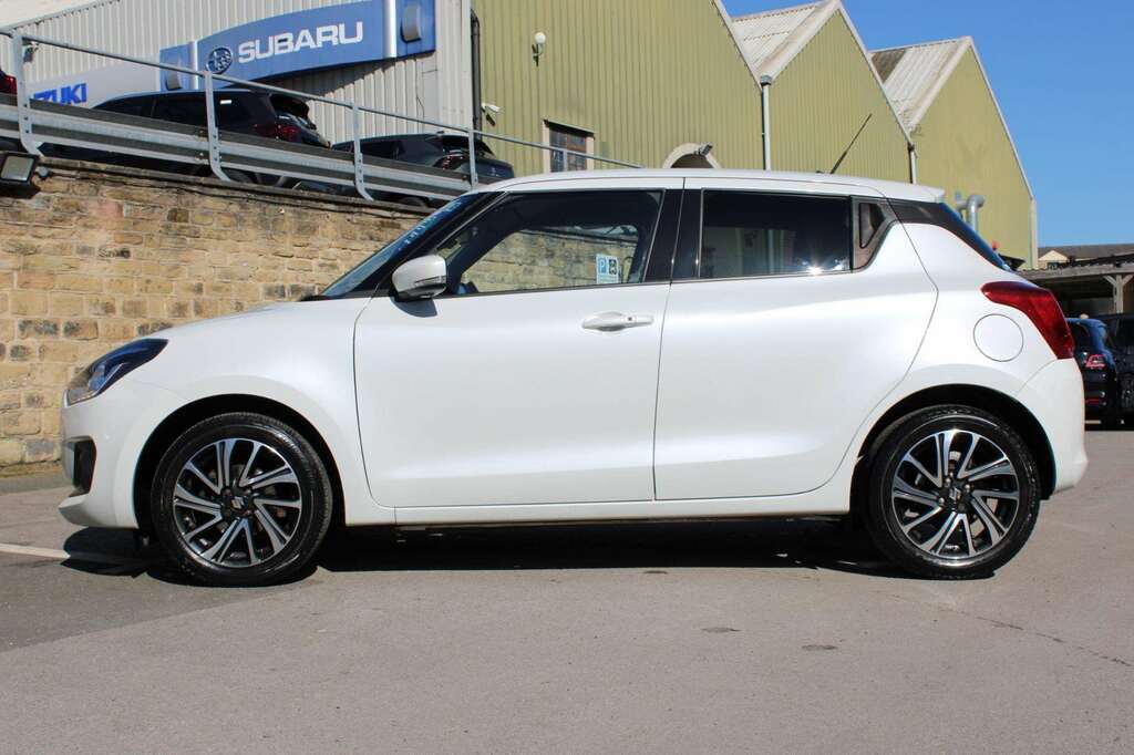 Suzuki Swift 1.2 Dualjet 83 12V Hybrid Sz5 YK23MYP White #4