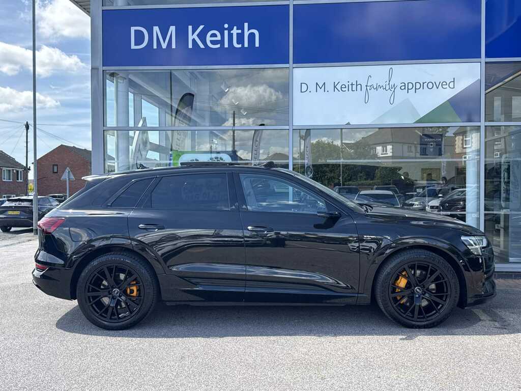 Audi E-tron 300Kw 55 Quattro 95Kwh Launch Edition KE19OTT Black #4