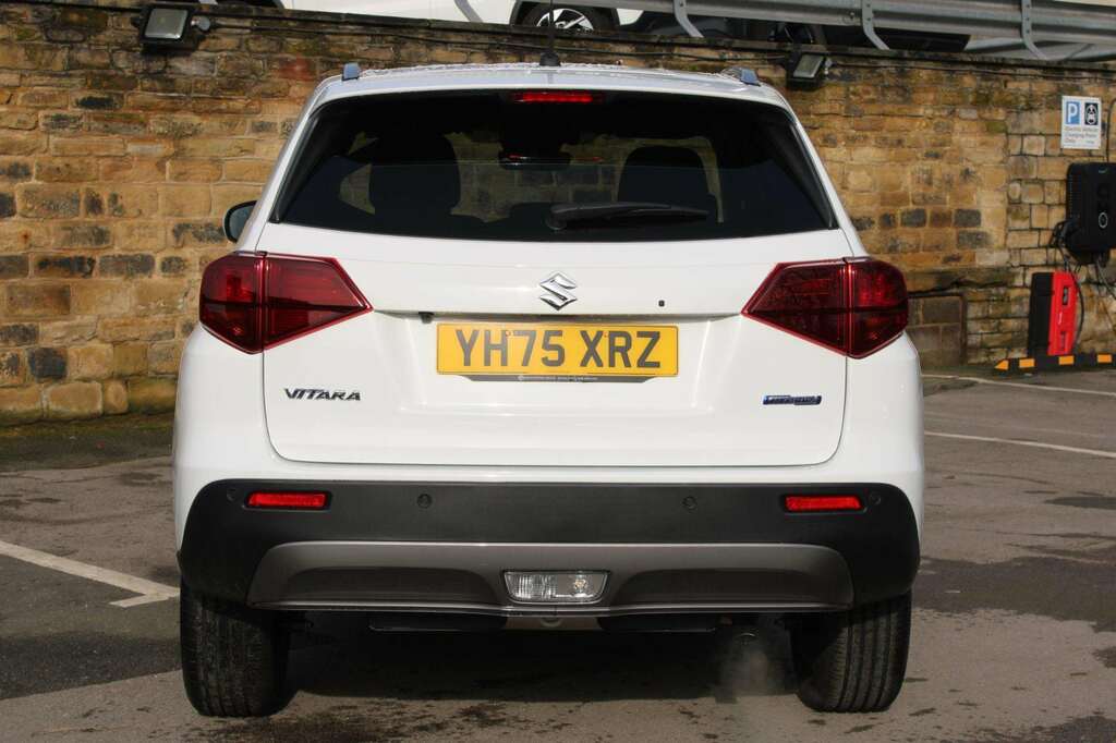 Suzuki Vitara 1.4 Boosterjet Mhev 109 Motion YH75XRZ White #6