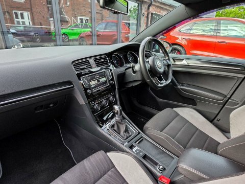 Volkswagen Golf 2.0 Golf R DY65XGR #5