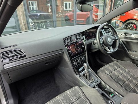Volkswagen Golf 2.0 Golf Gtd SH19XRX  #5
