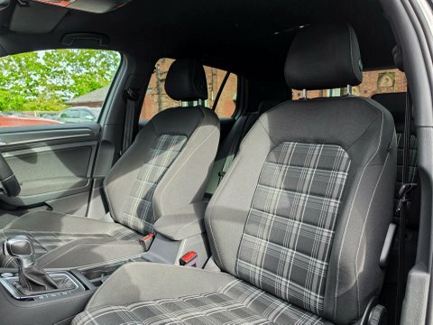 Volkswagen Golf 2.0 Golf Gtd SH19XRX  #4