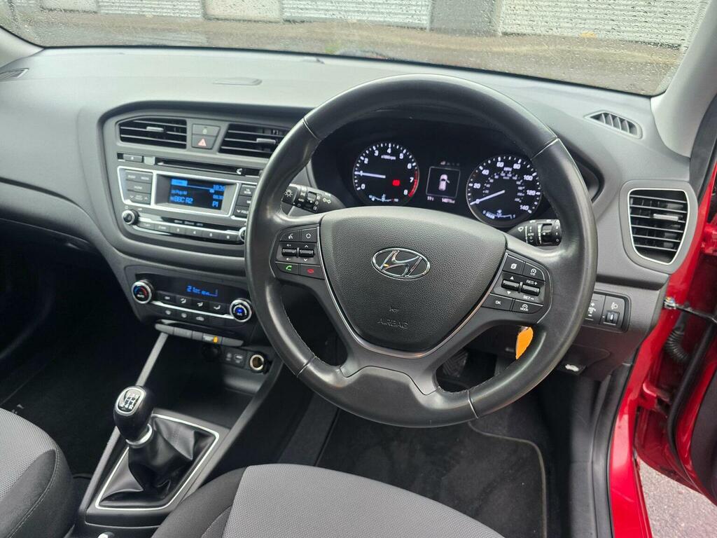 Hyundai I20 Hatchback 1.2 Premium Euro 6 201616 Red #2