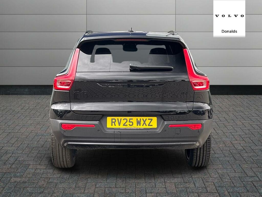 Volvo XC40 Black Edition Ultra B3 Mild Hybrid RV25WXZ Black #4