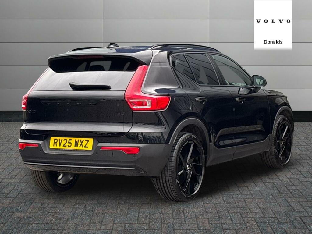 Volvo XC40 Black Edition Ultra B3 Mild Hybrid RV25WXZ Black #3