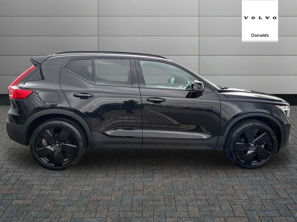 Volvo XC40 Black Edition Ultra B3 Mild Hybrid RV25WXZ Black #2