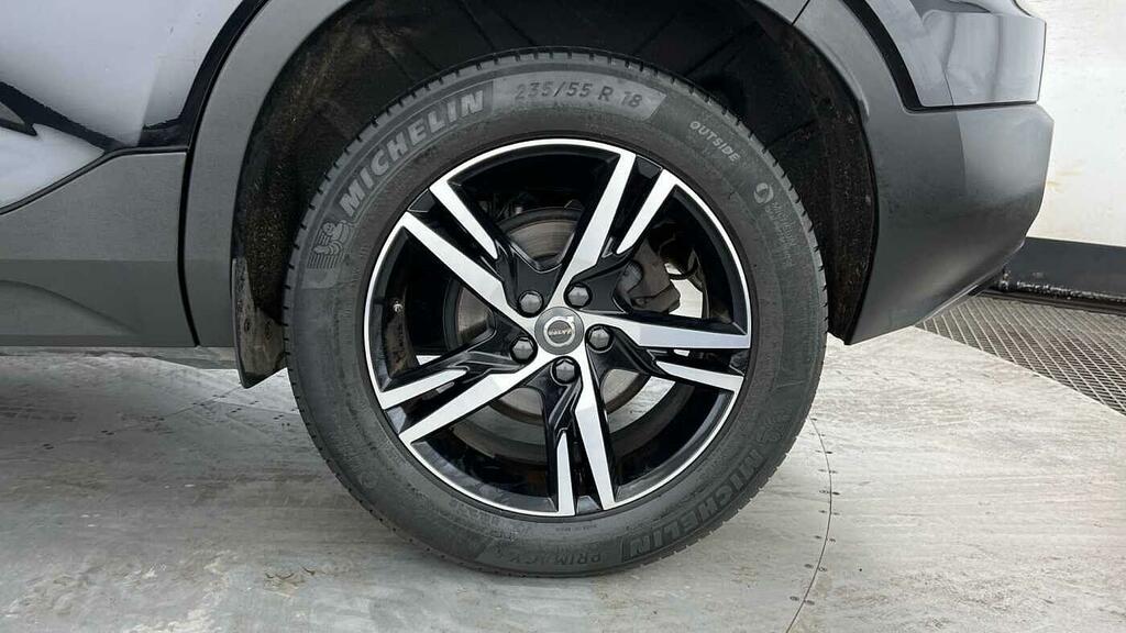 Volvo XC40 R-design T3 YR22EKL Black #4