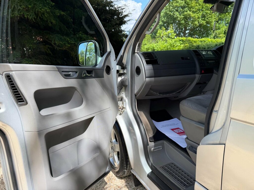 Volkswagen Caravelle Exec Tdi 174 A Silver #35