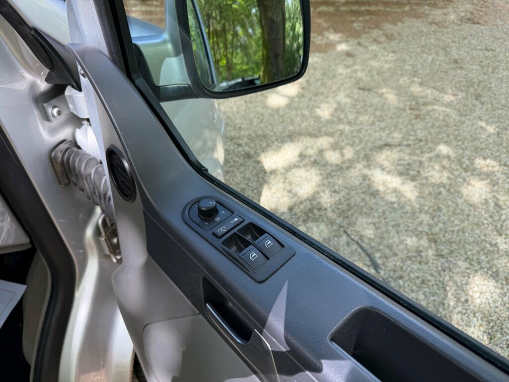 Volkswagen Caravelle Exec Tdi 174 A Silver #18