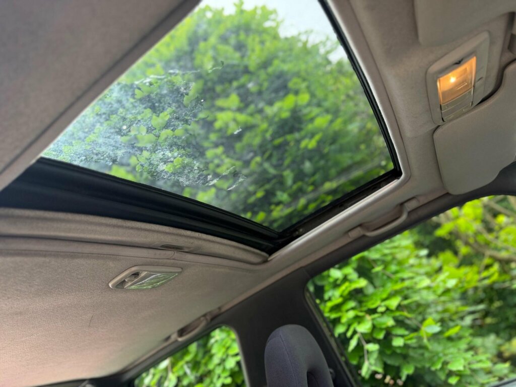 Toyota Rav 4 2.0 Gx 126 Bhp Silver #1