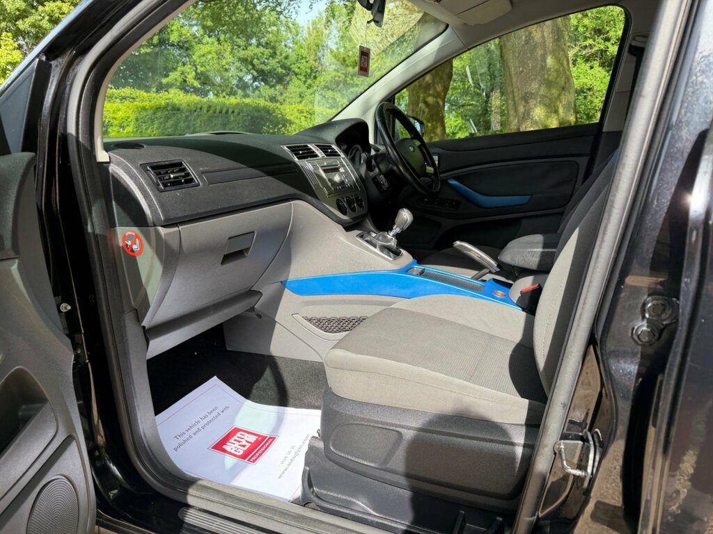 Ford Kuga Titanium Grey #36