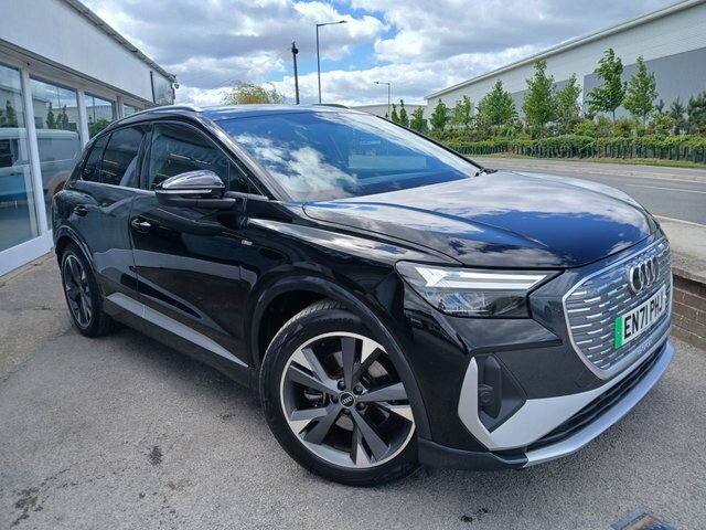 Audi Q4 E Tron 35 S Line Suv 55Kwh 170 Ps EN71PHJ Black #3