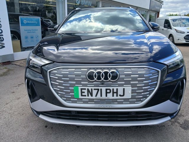Audi Q4 E Tron 35 S Line Suv 55Kwh 170 Ps EN71PHJ Black #2