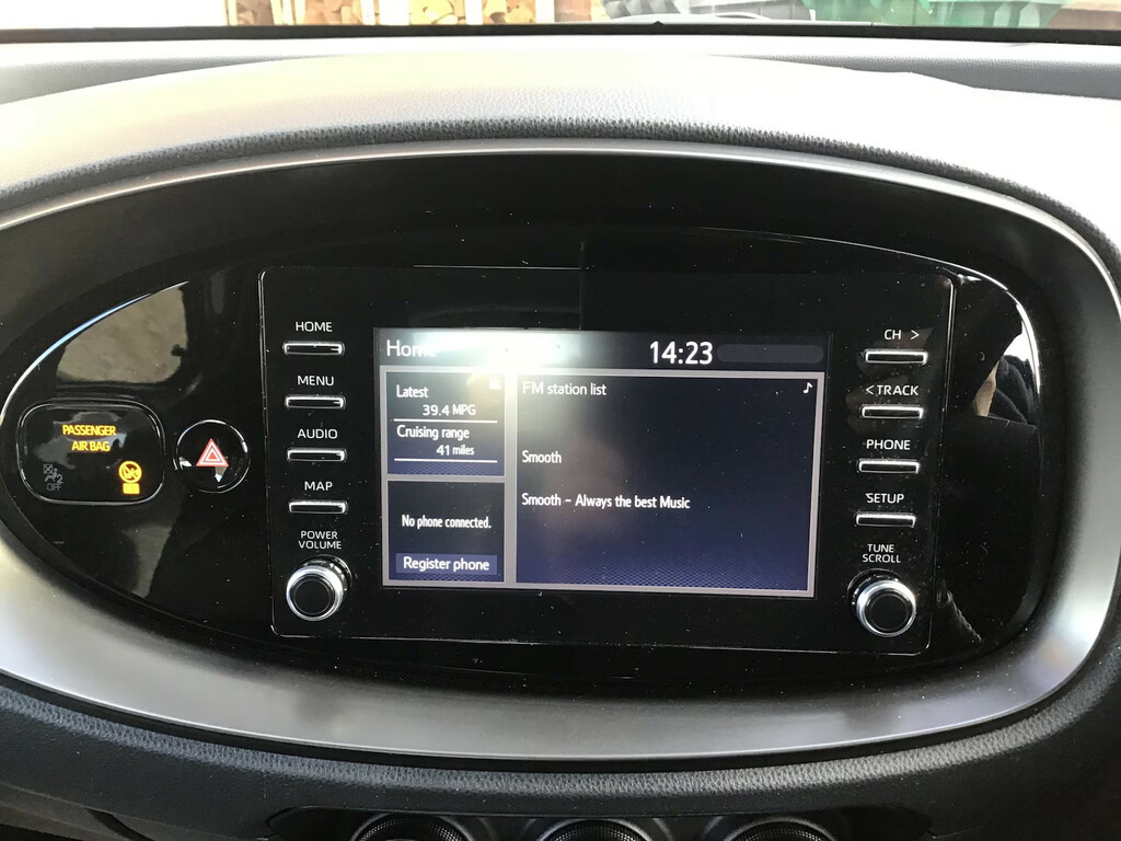 Toyota Aygo X 1.0 Vvt-i Pure Hatchback YA72BVX Silver #4