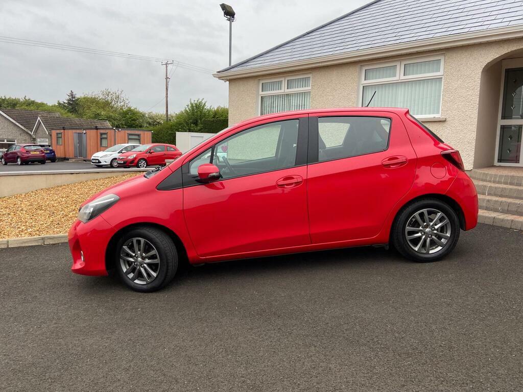 Toyota Yaris 1.4 D-4d Icon Euro 5 Red #2